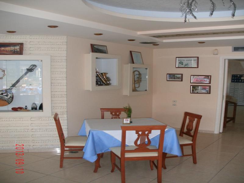 Montes Apartments & Studios Аликанас Екстериор снимка