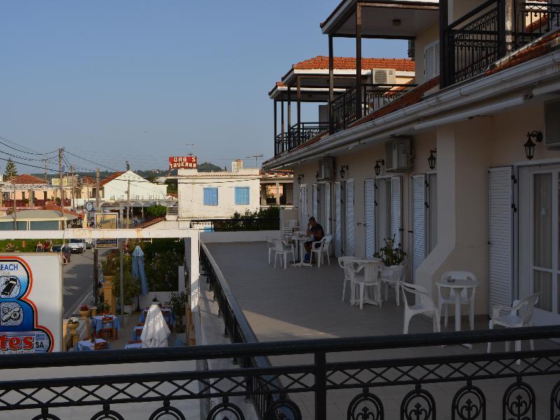 Montes Apartments & Studios Аликанас Екстериор снимка