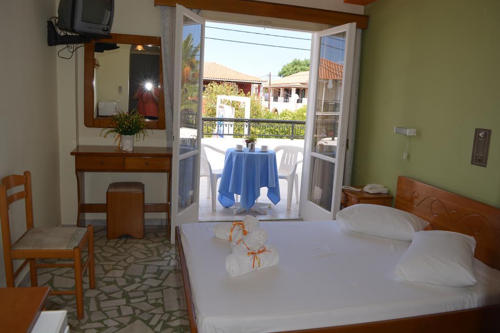 Montes Apartments & Studios Аликанас Екстериор снимка