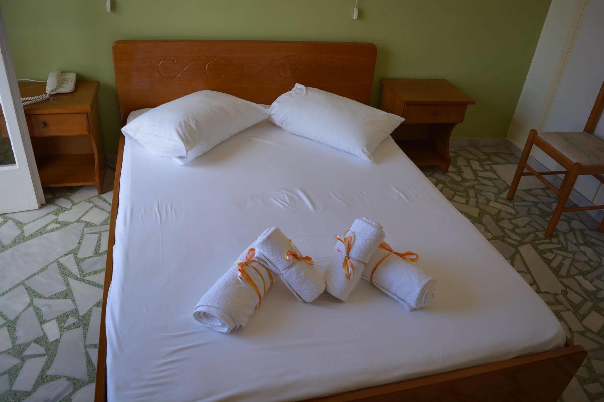 Montes Apartments & Studios Аликанас Екстериор снимка